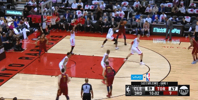 海港夺冠真相曝光！穆斯卡特硬刚挖角+3大对手集体送人头（海港称王内幕揭晓！穆斯卡特强硬回击挖角，三大对手集体失误送礼）