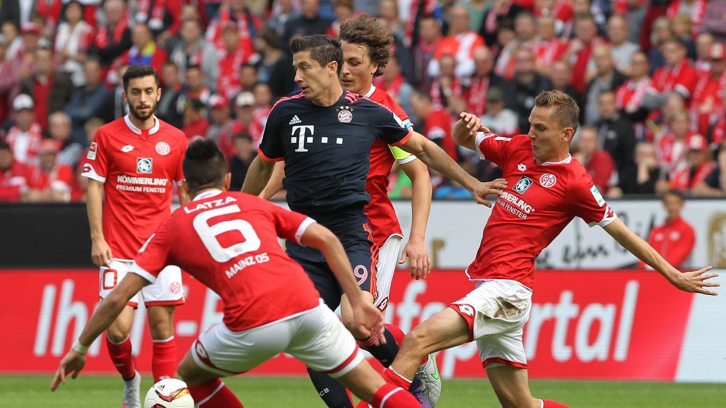 法甲战报：克瓦拉茨赫利亚双响，拉莫斯制胜，巴黎5-0雷恩（法甲快讯：克瓦拉茨赫利亚梅开二度，拉莫斯建功，巴黎5-0大胜雷恩）