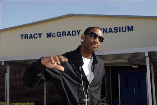 巴萨重返诺坎普进行公开训练，卡萨多：我梦想着在这里踢球（巴萨回归诺坎普开放训练，卡萨多：在这里踢球是我的梦想）